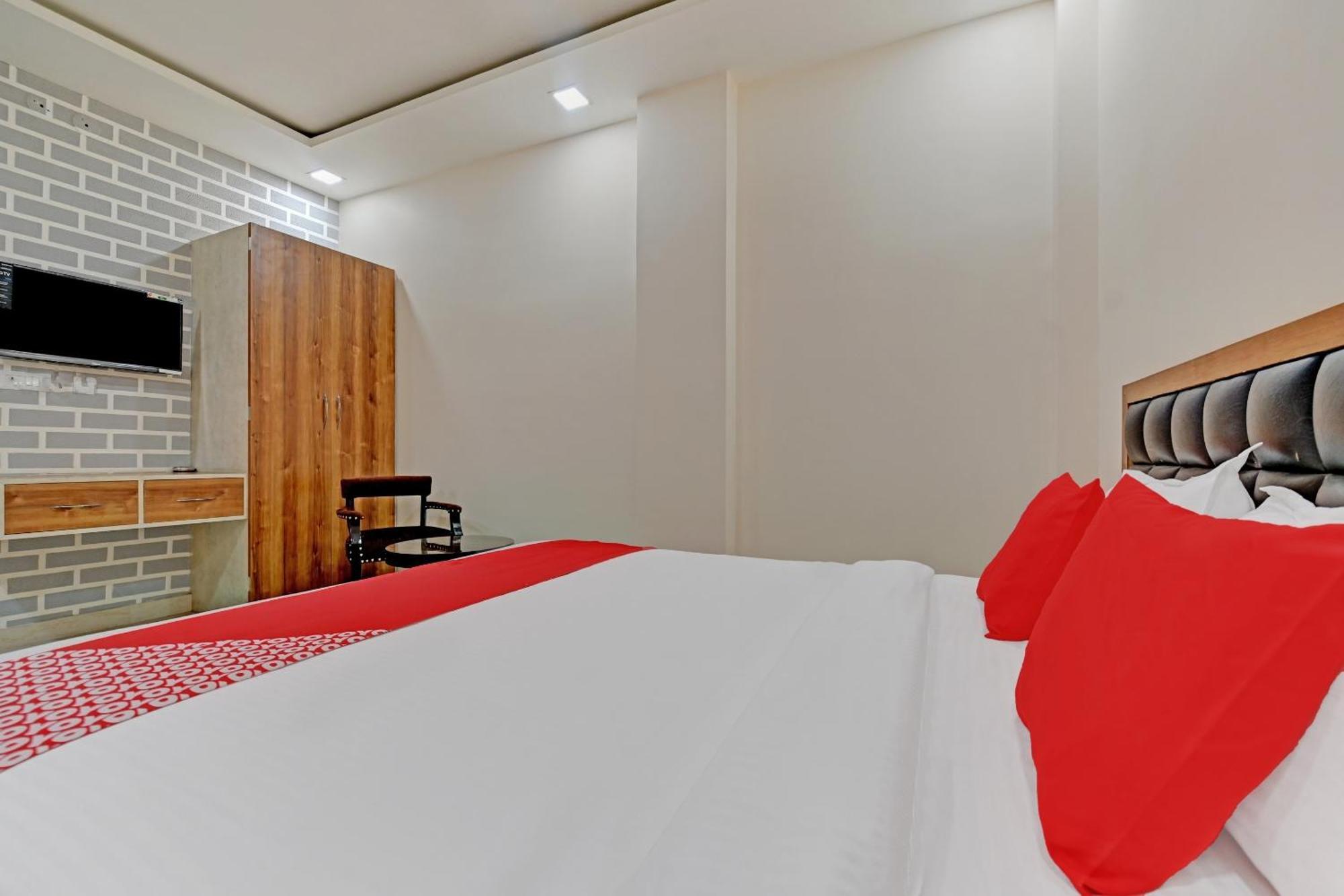 OYO 79424 Hotel Jaipur Paradise Bagian luar foto