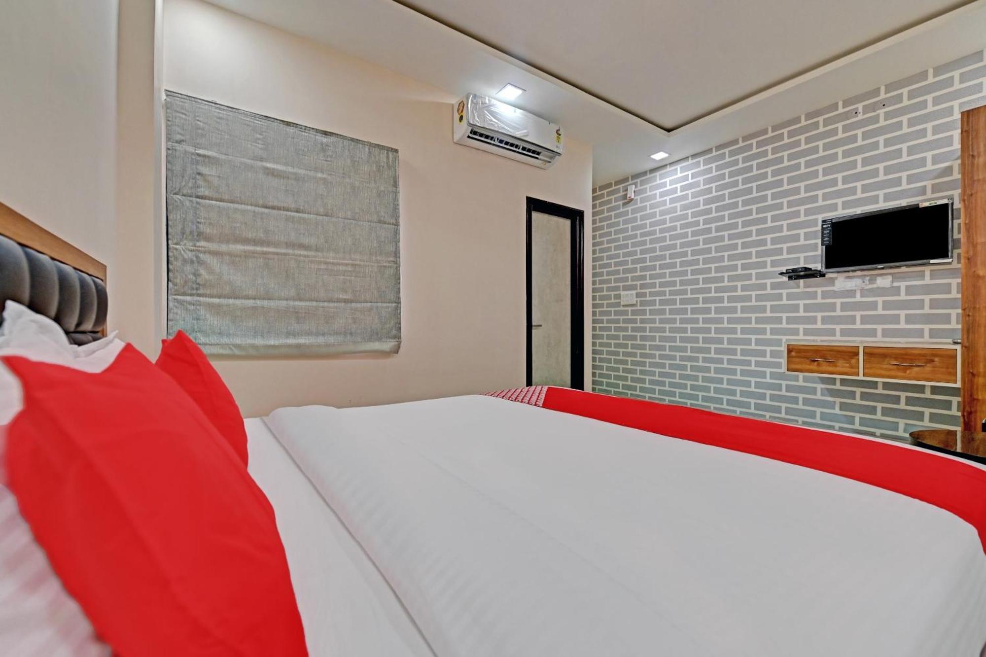 OYO 79424 Hotel Jaipur Paradise Bagian luar foto